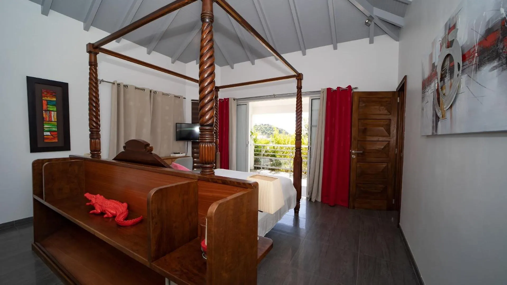 Quiet Villa Surrounded By Tropical Vegetation St. Barthelemy