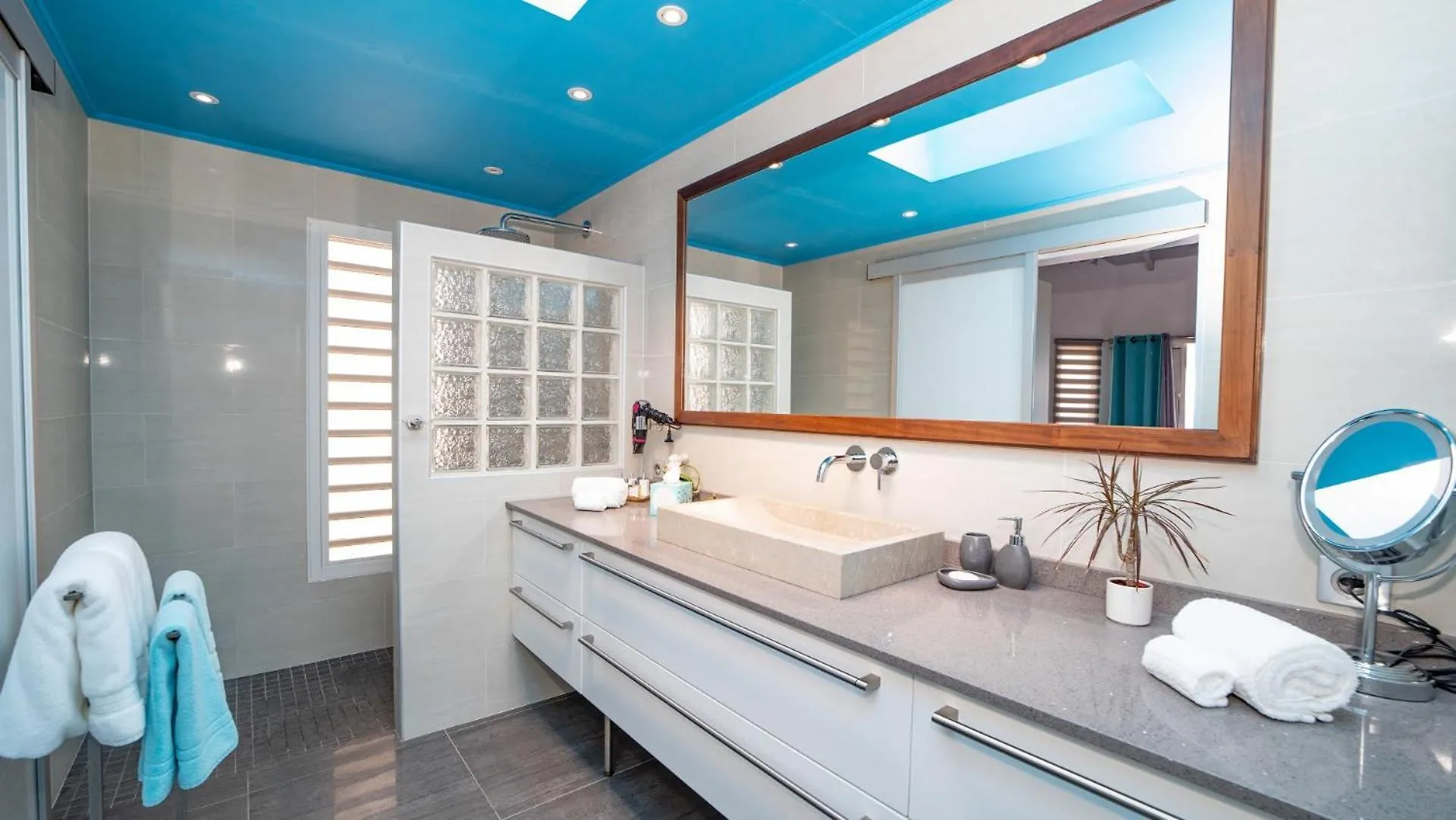 Quiet Villa Surrounded By Tropical Vegetation St. Barthelemy
